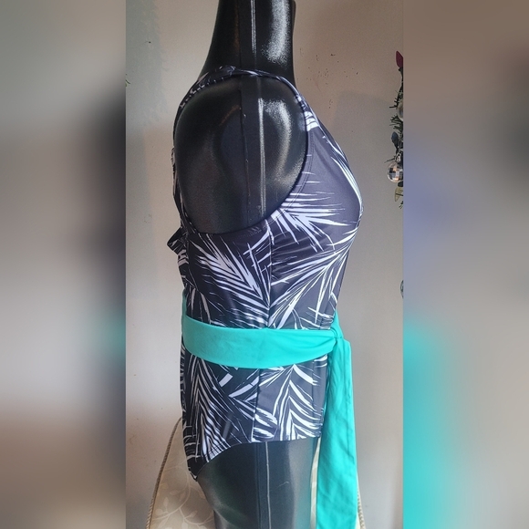 George Plus Black and White Swimsuit with Aqua Sash Sz.18W - Picture 4 of 7